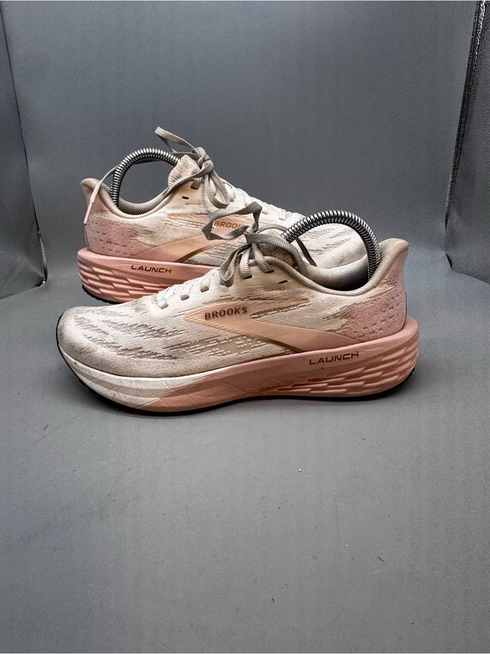 Brooks Launch 11 - White / Gold / Pink - Womens Size 9 Walking Running Shoes